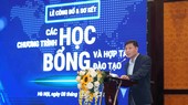 GS. Vũ Hà Văn (Giám đốc Khoa học Quỹ VinIF) mong muốn học bổng dành cho sinh viên sẽ thúc đẩy hợp tác giữa các cơ sở đào tạo và doanh nghiệp, góp phần xây dựng nguồn nhân lực quan trọng cho đất nước