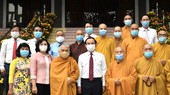 Bí thư Thành ủy TPHCM Nguyễn Văn Nên chúc Tết Văn phòng 2 Trung ương Giáo hội Phật giáo Việt Nam. Ảnh: VIỆT DŨNG