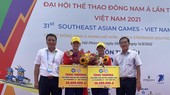 Tay chèo Hồ Thị Lý (thứ 2 từ phải sang) đã góp công vào 2 tấm HCV của đội tuyển rowing Việt Nam tại SEA Games 31