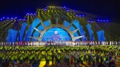 Chương trình lễ khai mạc Đại hội toàn quốc được tổ chức hoành tráng với sự tham gia biểu diễn của hơn 2.000 diễn viên. Ảnh: DŨNG PHƯƠNG