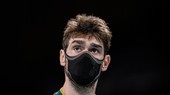 Nam VĐV Lucas đeo khẩu trang khi thi đấu tại Olympic Tokyo 2020. Ảnh: AP