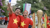 Người dân Phú Thọ háo hức đi xem U23 Việt Nam thi đấu ở SEA Games 31. ẢNH: DŨNG PHƯƠNG
