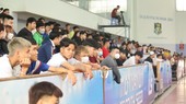 Nhà thi đấu Thái Sơn Nam đón đông đảo khán giả đến theo dõi môn futsal thuộc Đại hội TDTT TPHCM 2022. ẢNH: ANH TRẦN