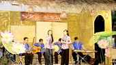 Trình diễn đờn ca tài tử tại TPHCM. Ảnh: DŨNG PHƯƠNG