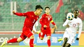 Hồ Văn Cường (3) chỉ bị chấn thương nhẹ, có thể ra sân trong trận đấu với Iran hôm nay