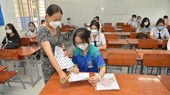 Thí sinh thi tốt nghiệp THPT năm 2022 tại điểm thi Trường THPT An Nghĩa, huyện Cần Giờ, TPHCM. Ảnh: CAO THĂNG