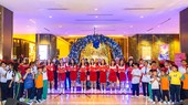 Lễ thắp sáng cây thông Giáng sinh tại Sheraton Saigon