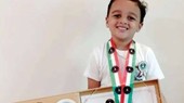 1- Chú bé 4 tuổi Aadhav SR được sách kỉ lục Ấn Độ công nhận thành tích.