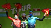 Simon Yates (giữa) đăng quang