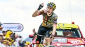 Jonas Vingegaard một mình lao về đích xé áo vàng
