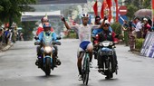 Jang Kyunggu ung dung về đích một mình. Ảnh: Dư Hải
