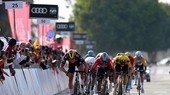 Màn đọ nước rút hấp dẫn giữa Tim Merlier (trái) và Caleb Ewan