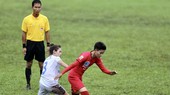 PP.Hà Nam có chiến thắng dễ trước TNG.Thái Nguyên (áo trắng). Ảnh: DŨNG PHƯƠNG