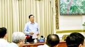 Chủ tịch UBND TPHCM Phan Văn Mãi phát biểu tại buổi họp. Ảnh: HOÀNG HÙNG