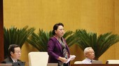 National Assembly Chairwoman Nguyen Thi Kim Ngan (standing) said the NA always listens to opinions from people about draft laws deliberated at the legislature and calls on people nationwide to trust the Party and State (Photo: VNA)