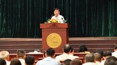 Chairman of the People’s Committee of HCMC Ngu yen Thanh Phong speaks at the meeting. (Photo: SGGP)