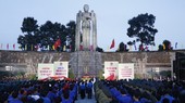 Former leaders of the Party, State, the city's leaders and members of the HCMC Youth Union attend the candle lighting ceremony.