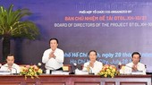 Chairpersons of the conference titled “The country’s guidelines and policies of industrialization and modernization to 2030, with a vision to 2045” which is held in HCMC on July 28.