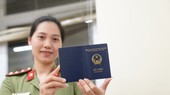 The new form of the Vietnamese passport. (Photo: SGGP)