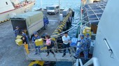 Bringing Tet gifts for troops stationed on the southwestern islands (Photo: SGGP)