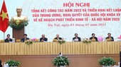 Party General Secretary Nguyen Phu Trong (center), President Nguyen Xuan Phuc (third from left), Prime Minister Pham Minh Chinh (third from right), NA Chairman Vuong Dinh Hue (second from left), and Deputy PMs at the conference on January 3 (Photo: VNA)