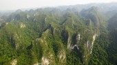 Vietnamese cultural heritage experts are helping Khammouane Province of Laos to prepare a dossier for UNESCO recognition of Hin Namno as a World Natural Heritage Site. (Photo: SGGP)