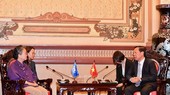 Chairman of the HCMC People’s Committee Phan Van Mai receives Ms. Armida Salsiah Alisjahbana, Under-Secretary-General of the United Nations and Executive Secretary of the Economic and Social Commission for Asia and the Pacific (ESCAP) on July 5. (Photo: SGGP)