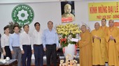 Phó Bí thư Thành ủy TPHCM Nguyễn Hồ Hải thăm, chúc mừng Đại lễ Phật Đản tại Văn phòng 2 Trung ương Giáo hội Phật giáo Việt Nam tại TPHCM. Ảnh: CAO THĂNG