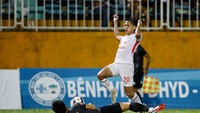 Sự việc đụng ngành hàng tài trợ giữa CLB HA.GL với nhà tài trợ V-League vẫn chưa có lối ra
