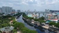 Harsh punishment imposed on owners of illegally-built houses along canals