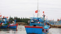 Quảng Ngãi: Ra tết, chủ tàu lo giữ chân lao động biển để xuất bến