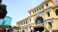 国际遊客团在春节期间前来参观市邮政局。(图 : 鸿达)