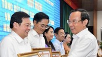 本市良好开展关照市民欢度春节工作