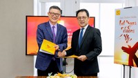 千禧龙董事长郭志锋与VINACAPITAL总经理ANDY HO进行战略投资协议签订仪式。