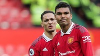 Bộ đôi người Brazil, Antony và Casemiro của Man.United nằm trong số 10 vụ chuyển nhượng lớn nhất năm qua.