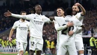 Real Madrid vẫn kém 5 điểm so với đội đầu bảng Barcelona sau lượt đi.