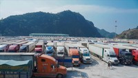Cửa khẩu thông quan trở lại sau 7 ngày nghỉ tết