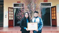 Huyện đoàn Hương Khê trao tặng giấy khen cho em Lê Hải Thăng
