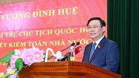 Chủ tịch Quốc hội Vương Đình Huệ phát biểu với cán bộ, công chức, viên chức, người lao động Kiểm toán Nhà nước. Ảnh: QUANG PHÚC