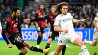 Marseille thua Nice, bị PSG bỏ lại