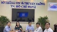 Deputy Director of the HCMC Justice Department Nguyen Van Vu (third from the right) is discussing the pilot in the meeting. (Photo: SGGP)