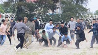 Hội cù tham gia đông vui