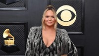 Miranda Lambert "diện" thiết kế của Lê Thanh Hòa trên thảm đỏ Grammy