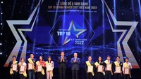 Top ICT firms are honored at the award ceremony.