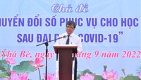 Director of the HCMC Department of Education and Training Nguyen Van Hieu speaks at the event.
