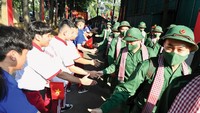 HCMC: Thousands of young men join army