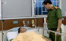 Đối tượng tàng trữ ma túy đâm bị thương 2 cán bộ