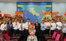 Phó Chủ tịch HĐND TPHCM Trần Văn Tuấn thăm, tặng quà Giáo phận Long Xuyên (tỉnh An Giang)
