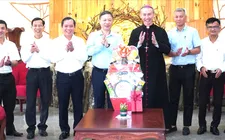 Đoàn công tác của TPHCM thăm, chúc mừng Giáng sinh tại Giáo phận Xuân Lộc