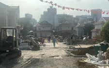 Khuôn viên Trung tâm Dưỡng lão Thị Nghè thiếu cây xanh